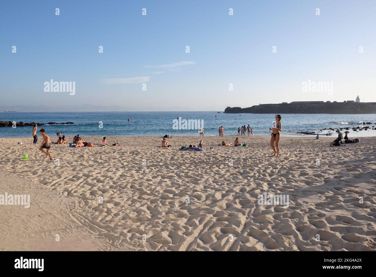 Spiaggia di Tarifa, playa chica, provincia di Cádiz, Andalusia, Spagna. Foto Stock