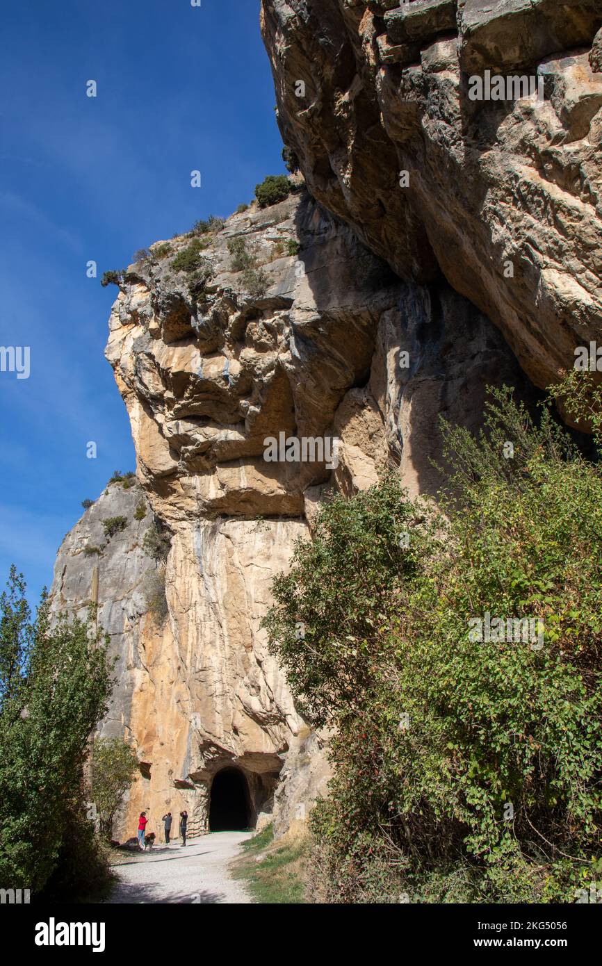 Foz o cañón de Lumbier en otoño, formado por el Río Irati. Garganta de piedra caliza. Lugar Mágico en Navarra, España Foto Stock