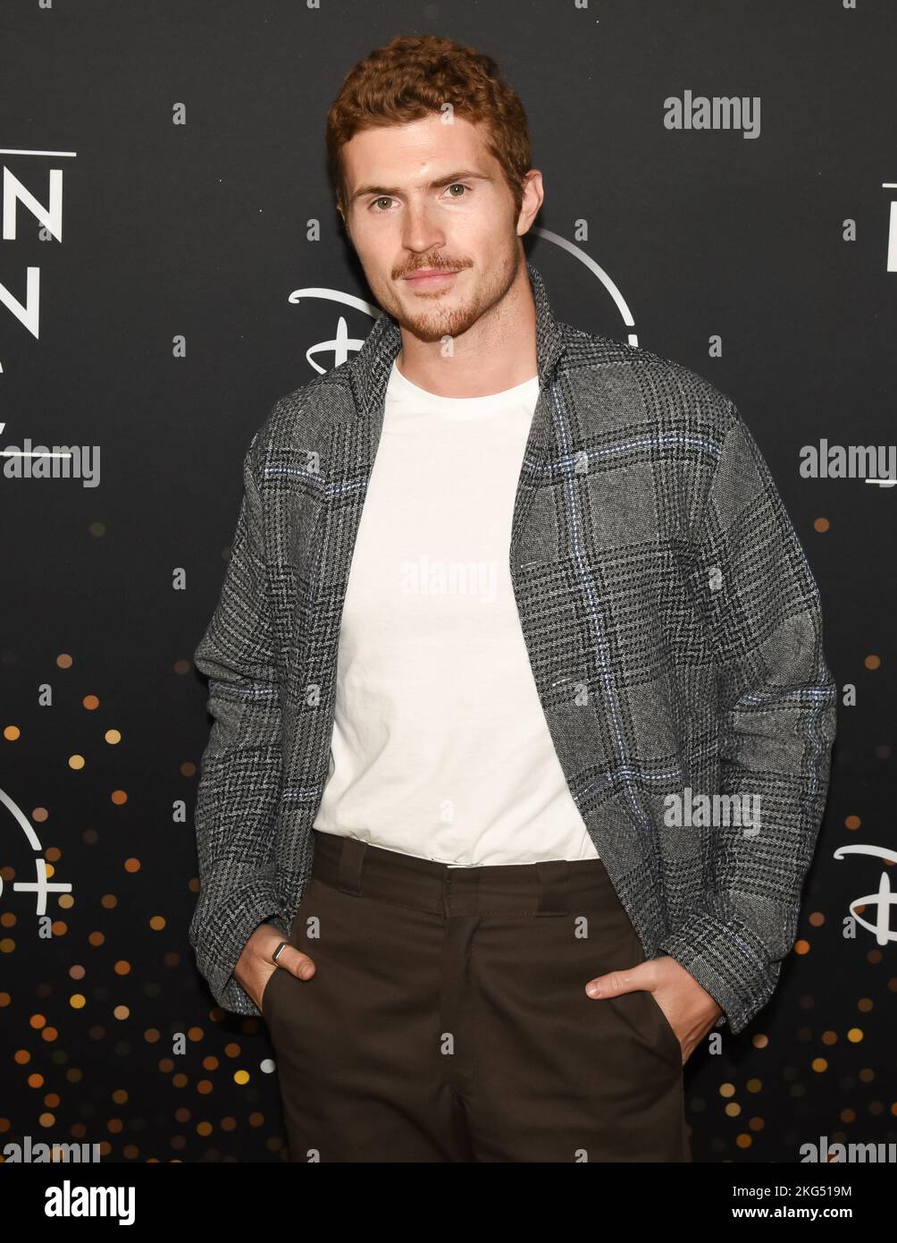 20 novembre 2022, Los Angeles, California, USA: Jake Austin Walker partecipa al Disney+ ''Elton John Live: Addio al Dodger Stadium'' Yellow Brick Road Event. (Credit Image: © Billy Bennight/ZUMA Press Wire) Foto Stock