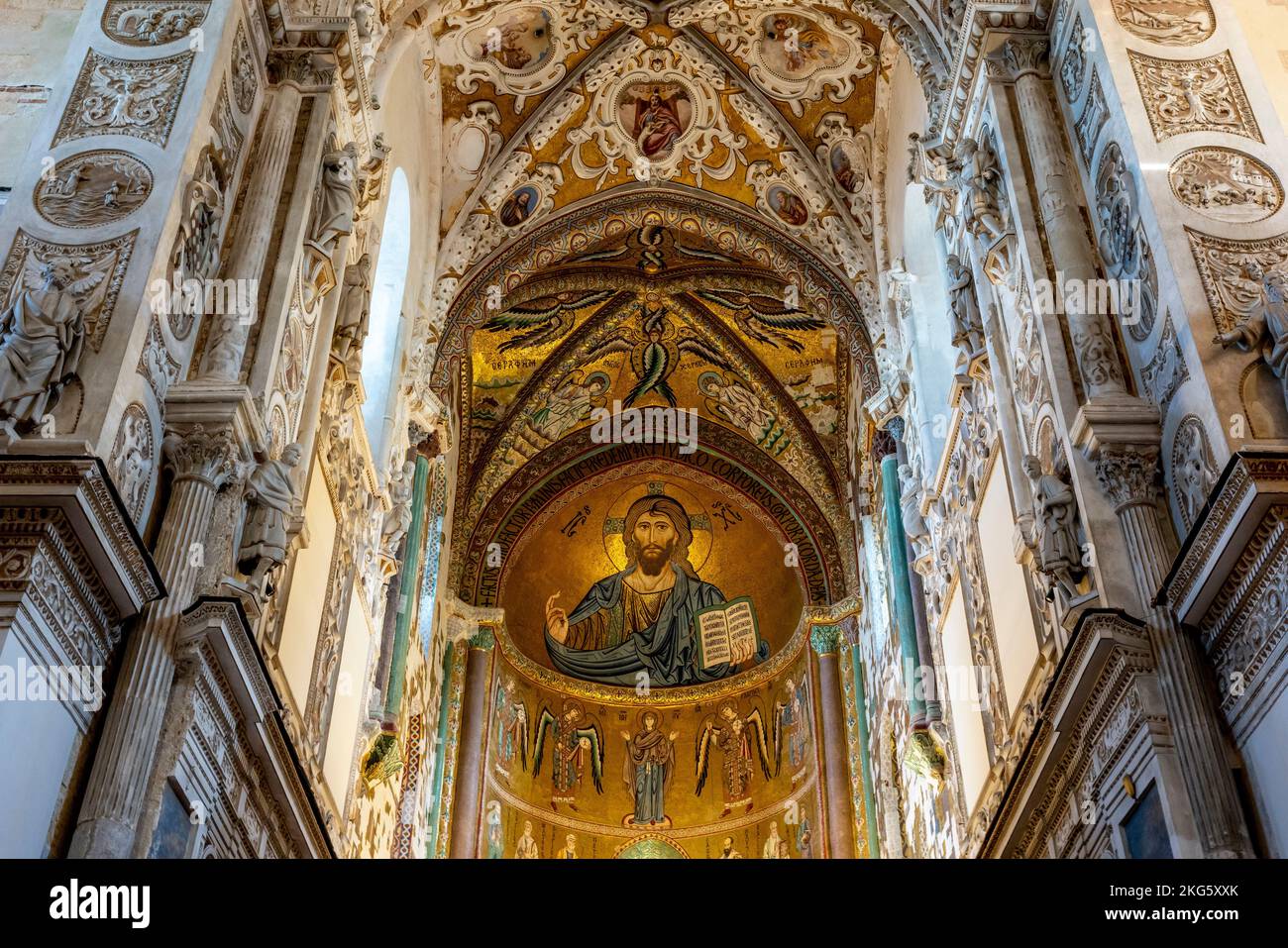 L'interno della Cattedrale di Cefalù, Cefalù, Sicilia, Italia. Foto Stock
