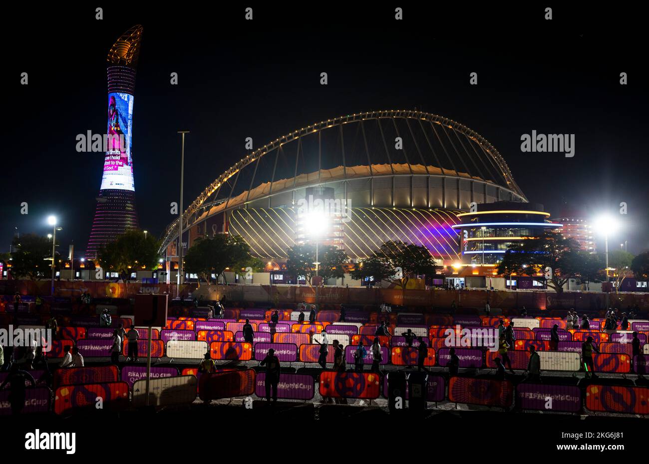 Doha, Qatar. 21st Nov 2022. Khalifa International Stadium (al-Rayyan (Baaya)) Inghilterra - Iran World Cup 2022 in Qatar 21.11.2022 Credit: Moritz Müll Foto Stock