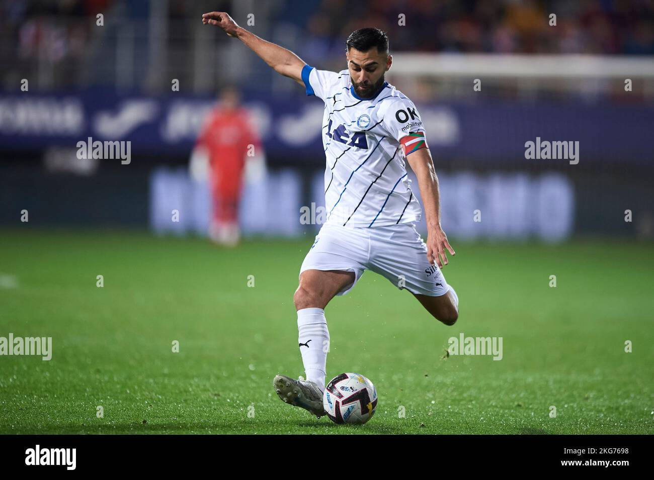 Ruben Duarte di Deportivo Alaves durante la Smartbank di LaLiga allo Stadio di Anduva il 20 novembre 2022, a Eibar, Spagna. Foto Stock