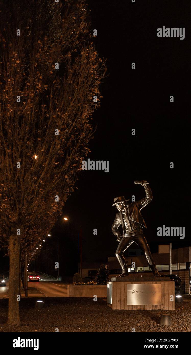 Statua del famoso cantante rock tedesco Udo Lindenberg a Gronau Foto Stock