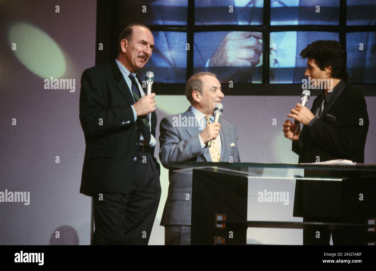 Jean-Pierre Marielle, Jean Carmet e Jean-Luc Lahaye sul set del programma televisivo 'Lahaye d'honneur' il 16 ottobre 1987 su TF1 Foto Stock