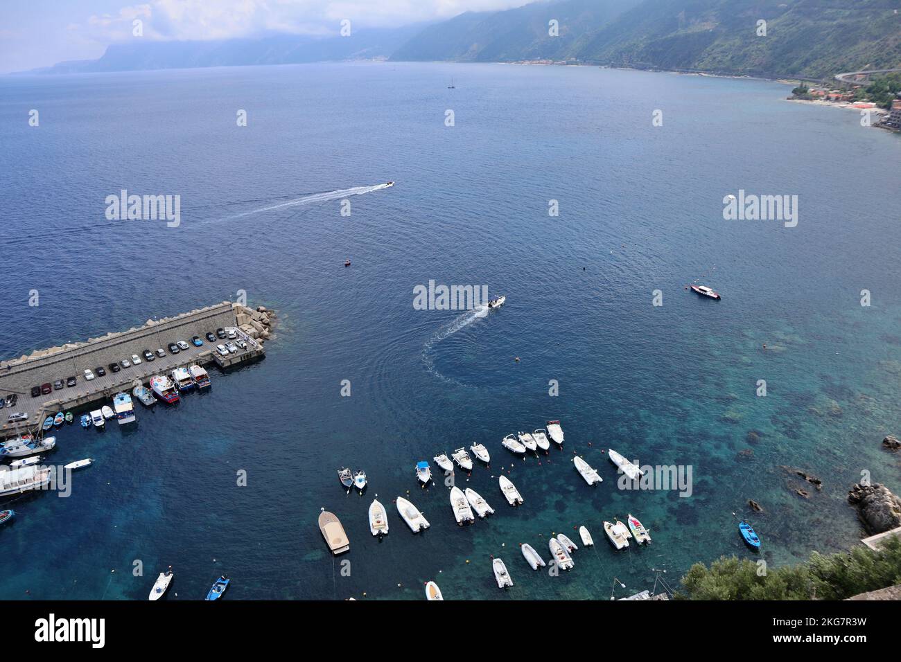 Scilla - Baia di Chianalea dal terrazzo di Castello Ruffo Foto Stock