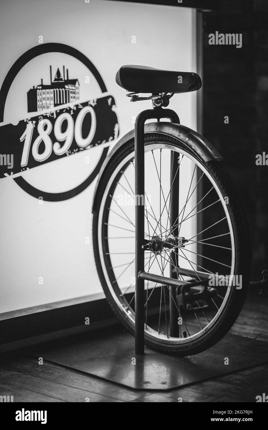 Accessori per biciclette nel ristorante Foto Stock