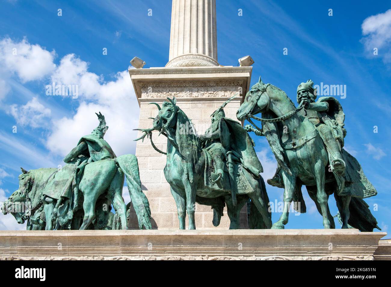 Una giornata di sole in Piazza degli Eroi a Budapest Ungheria Europa UE Foto Stock