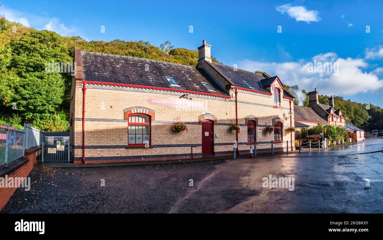 L'immagine è del Lakeside e Haverthwaite patrimonio ferroviario a vapore che corre tra il villaggio di Haverthwaite a Lakeside sul lago Windermer Foto Stock