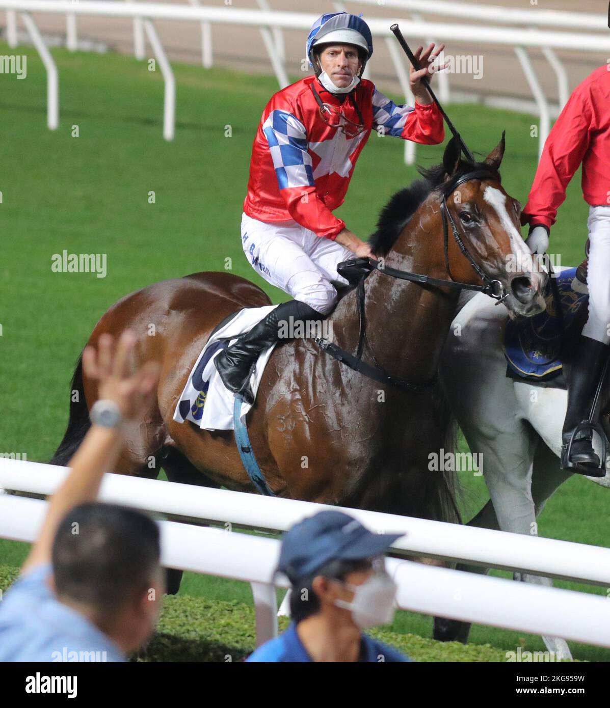 Gara 10, GOOD BUDDY (9), guidato da Hugh Bowman, ha vinto la classe 3 su 1400m a Sha Tin. 20NOV22 SCMP/Kenneth Chan. Foto Stock