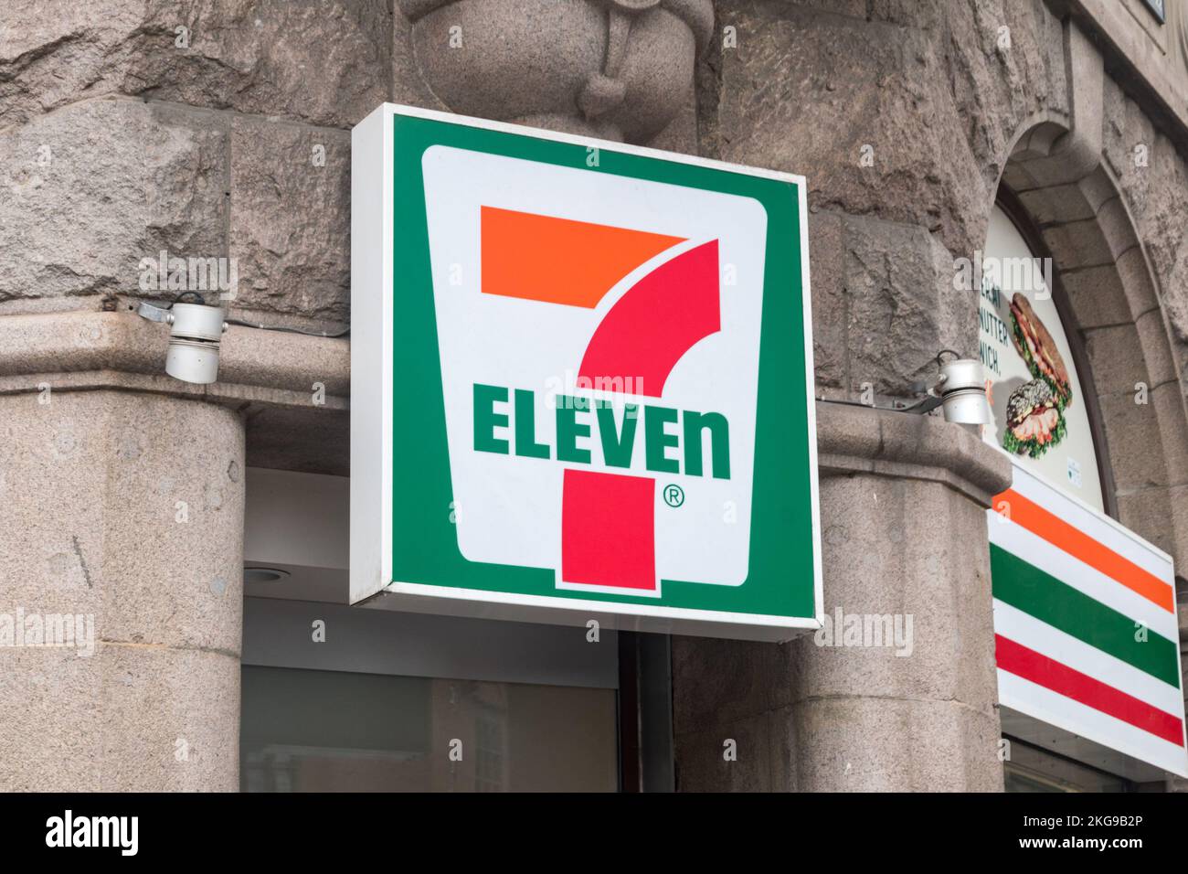 Copenaghen, Danimarca - 26 luglio 2022: Cartello del minimarket 7-Eleven. Foto Stock