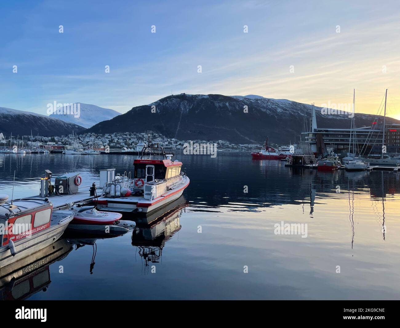 Tromso Vista panoramica della città al tramonto a tromso, Norvegia Foto Stock