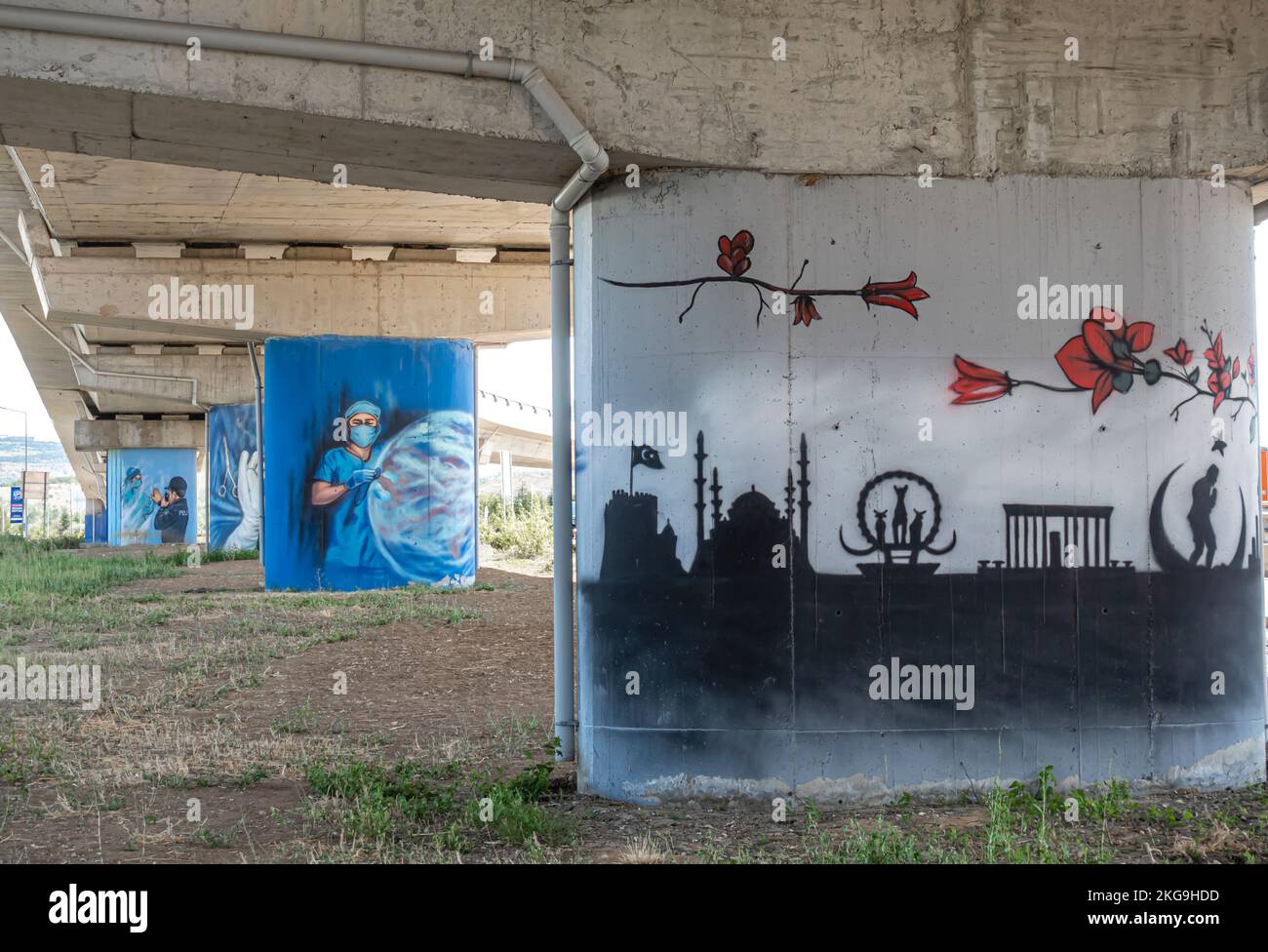 Serie di murales dedicati agli operatori sanitari in Turchia e alle proteste del personale dell'industria sanitaria. Ankara, Turchia Foto Stock