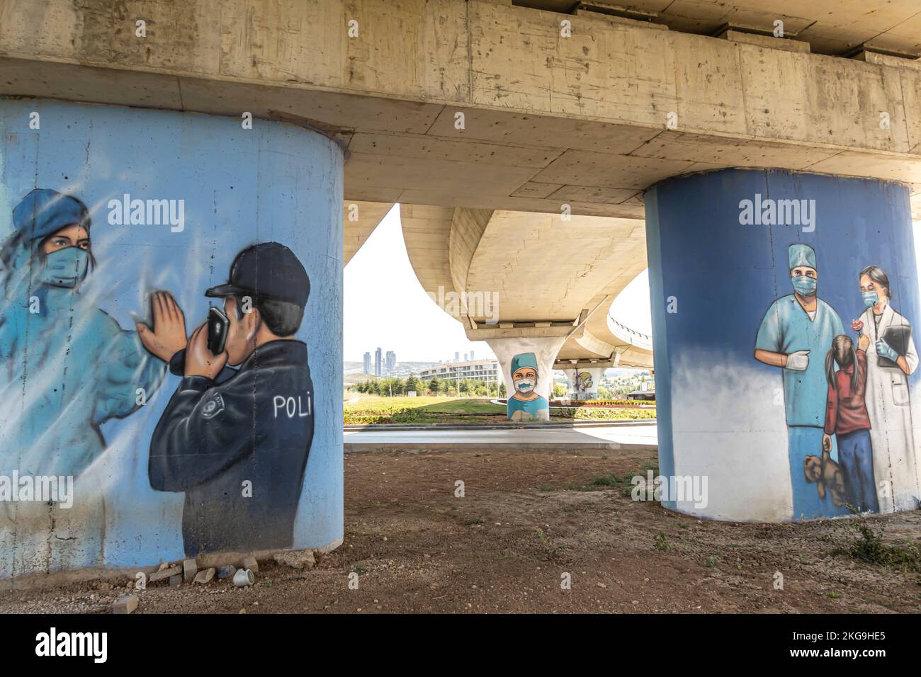 Serie di murales dedicati agli operatori sanitari in Turchia e alle proteste del personale dell'industria sanitaria. Ankara, Turchia Foto Stock