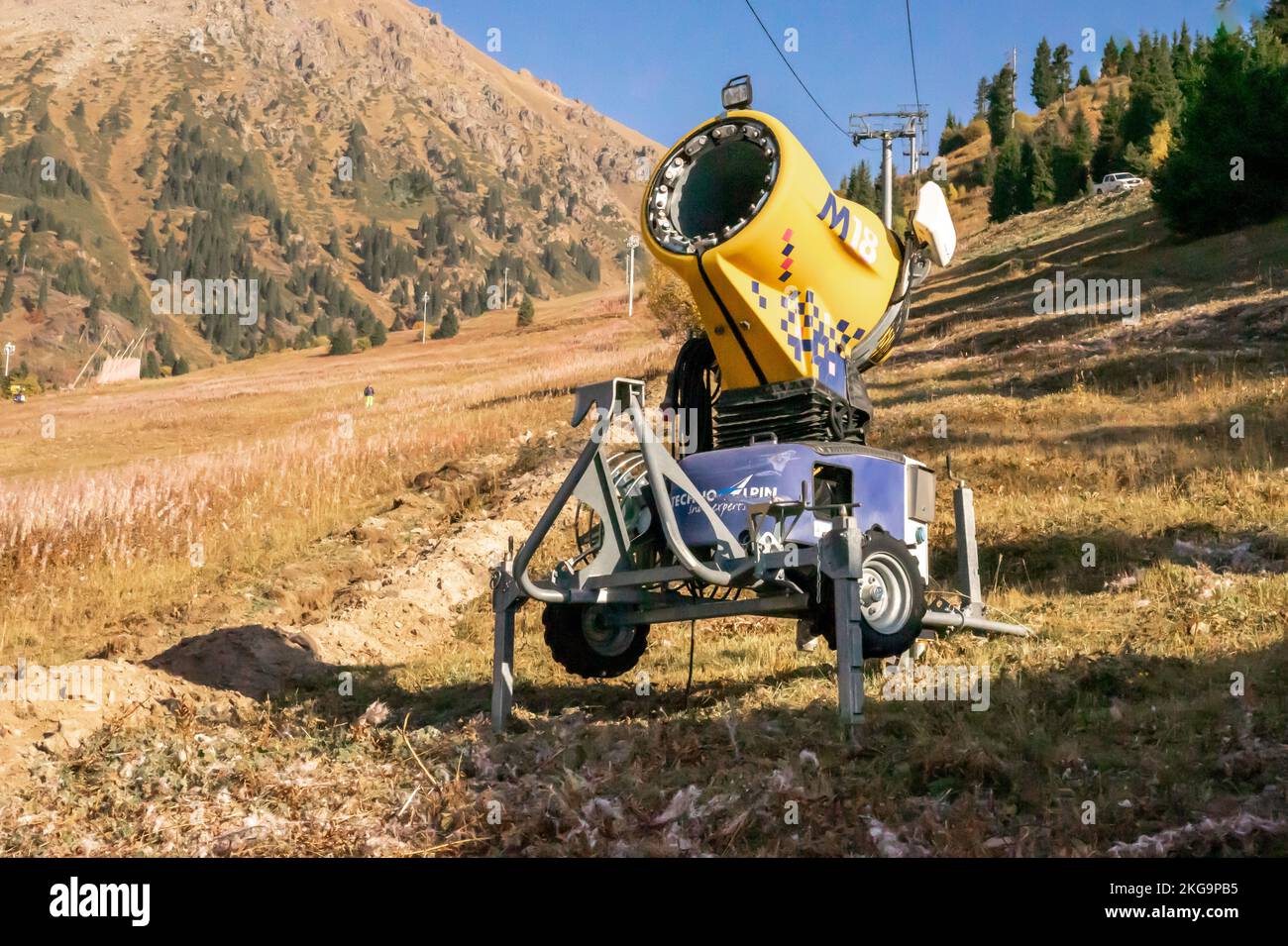 M18 pistola da neve, pistole da neve. Shymbulak, Almaty montagne. Kazakistan Foto Stock
