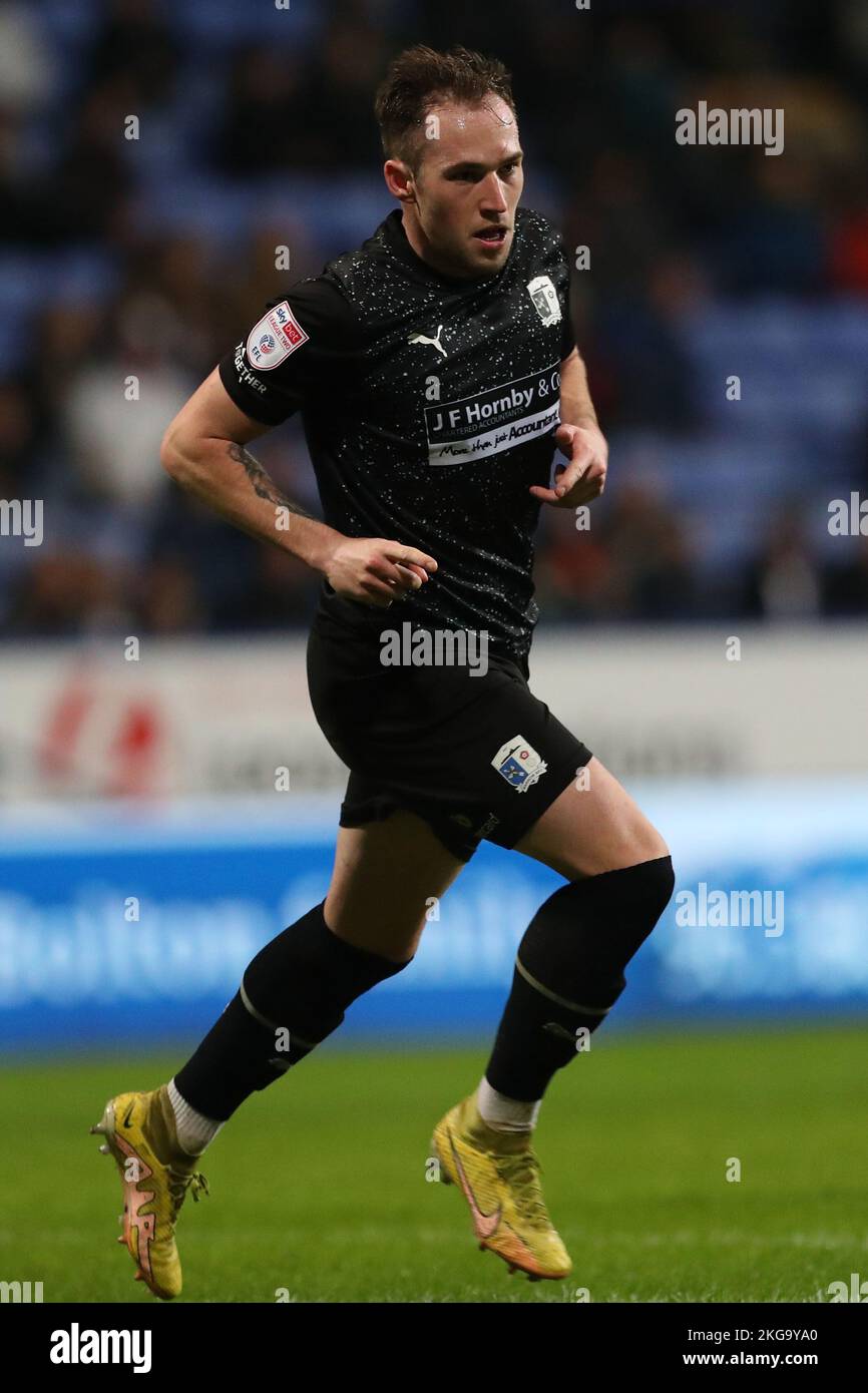 Josh Kay di Barrow festeggia dopo aver segnato il Trophy Round of 32 tra Bolton Wanderers e Barrow presso lo stadio dell'Università di Bolton, martedì 22nd novembre 2022 a Bolton, Inghilterra. (Foto di: Mark Fletcher | MI News) Credit: MI News & Sport /Alamy Live News Foto Stock