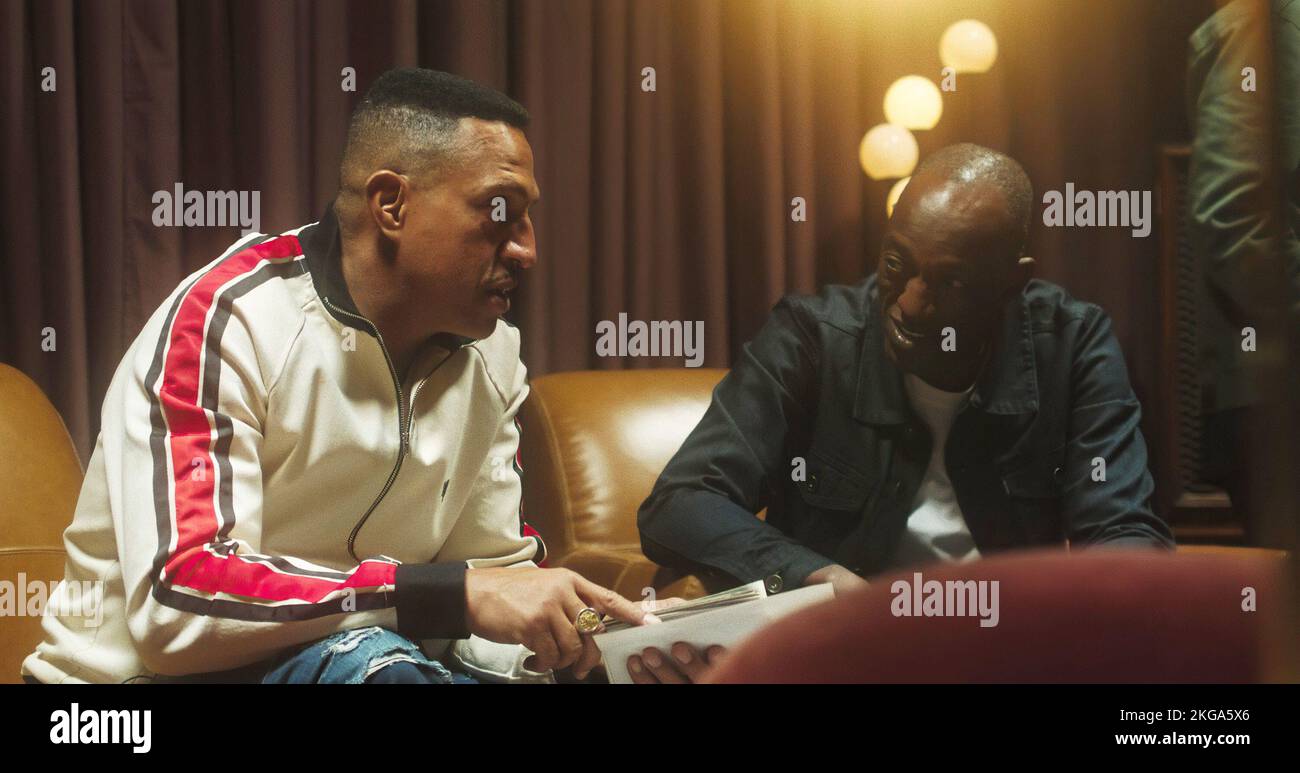 RACIONAIS MCa'S: DALLE STRADE DI SAN PAOLO, da sinistra: Mano Brown, Ice Blue, 2022. © Netflix /courtesy Everett Collection Foto Stock