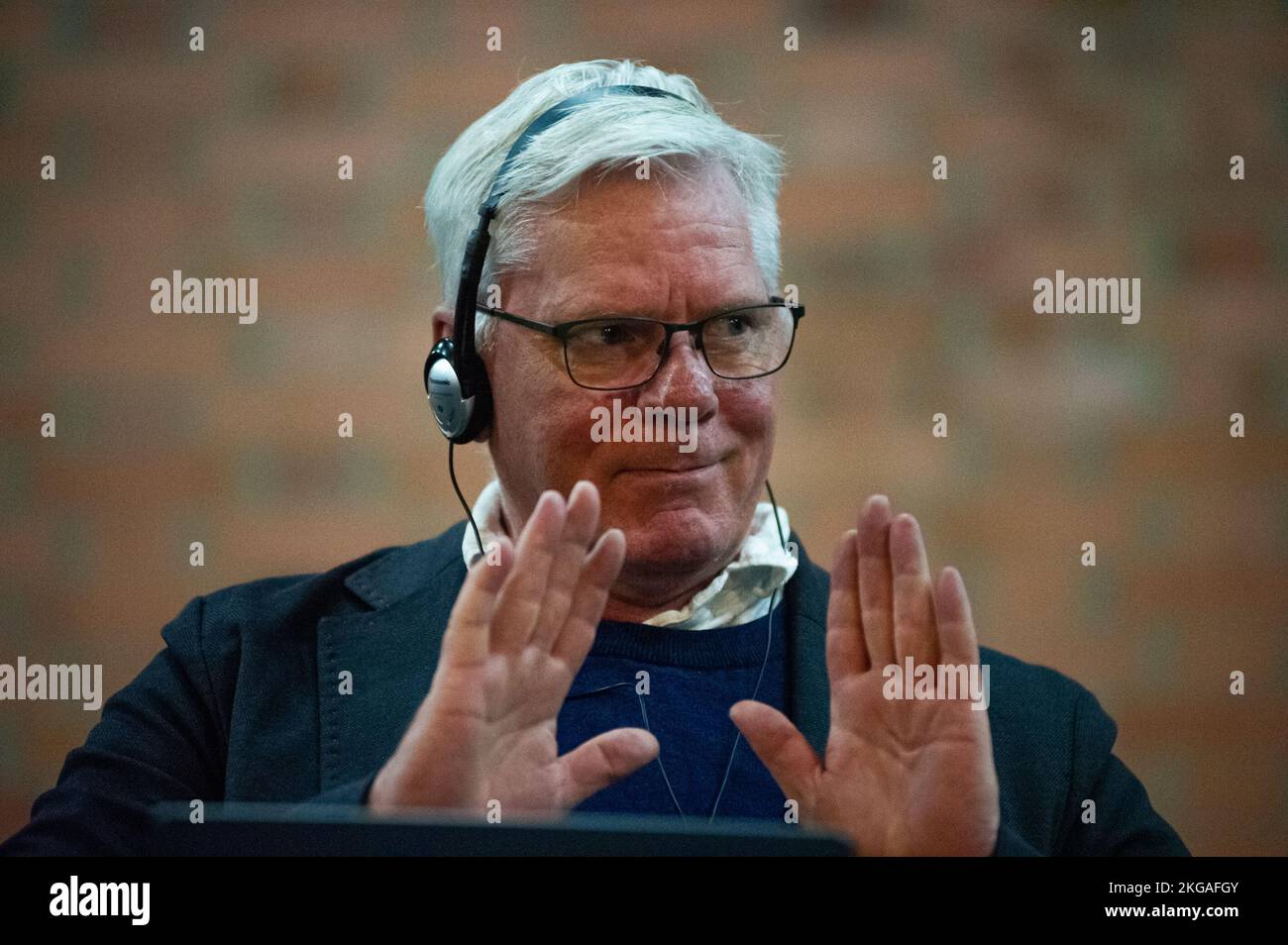 Bogota, Colombia, 22 novembre 2022. Kristinn Hrafnsson, direttore capo di WikiLeaks, parla durante una discussione sulla libertà di espressione all'Università Nazionale della Colombia, a Bogotà, Colombia, 22 novembre 2022. Foto Stock