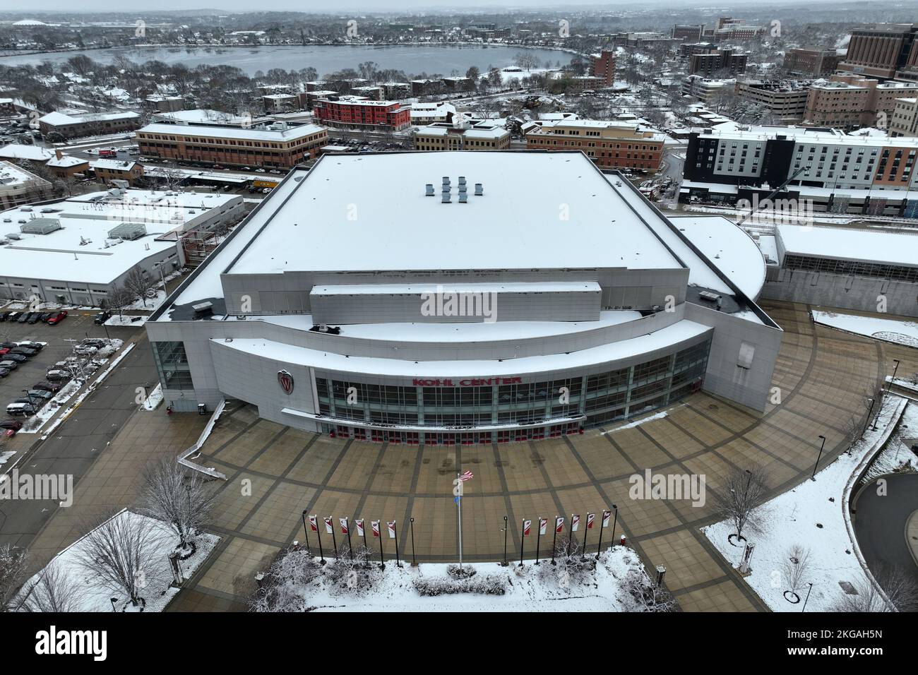 Una vista aerea generale del Kohl Center, mercoledì 22 novembre 2022, a Madison, Wisc. L'arena ospita le squadre di pallacanestro e hockey dei Wisconsin Badgers. Foto Stock