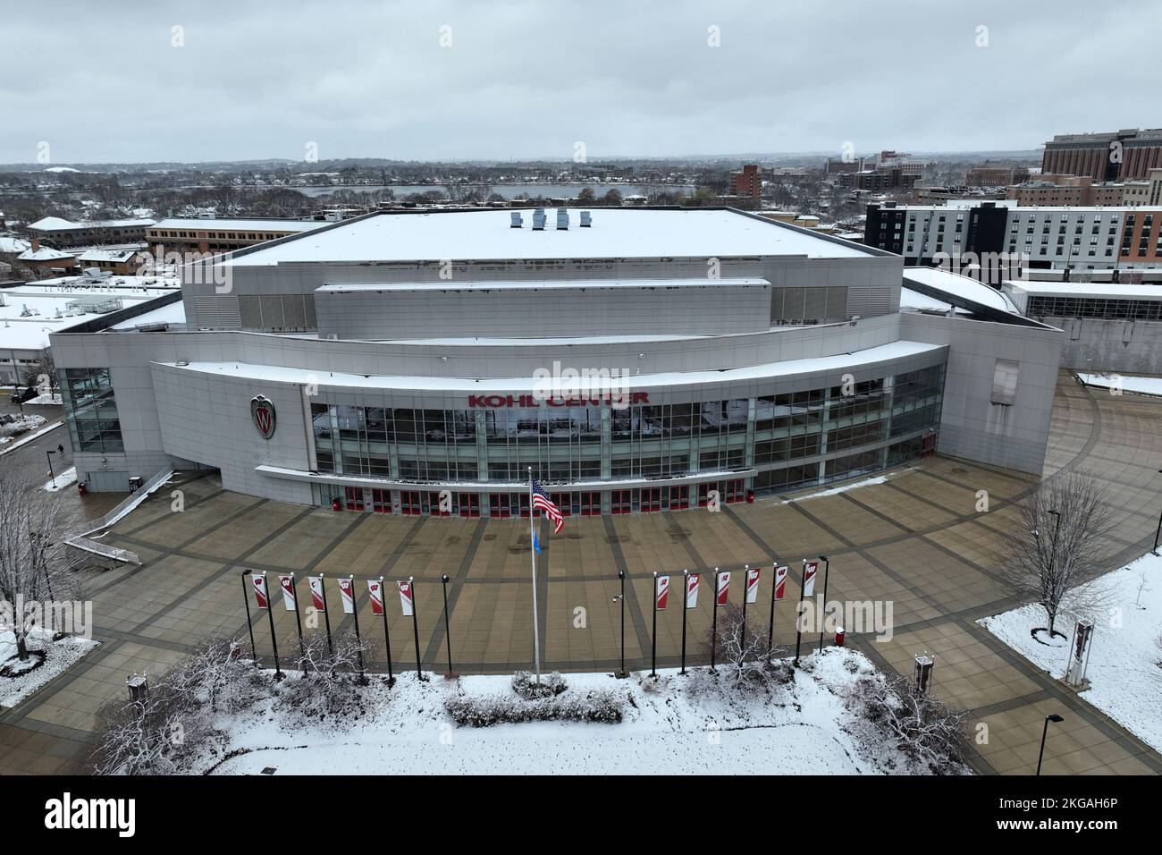 Una vista aerea generale del Kohl Center, mercoledì 22 novembre 2022, a Madison, Wisc. L'arena ospita le squadre di pallacanestro e hockey dei Wisconsin Badgers. Foto Stock