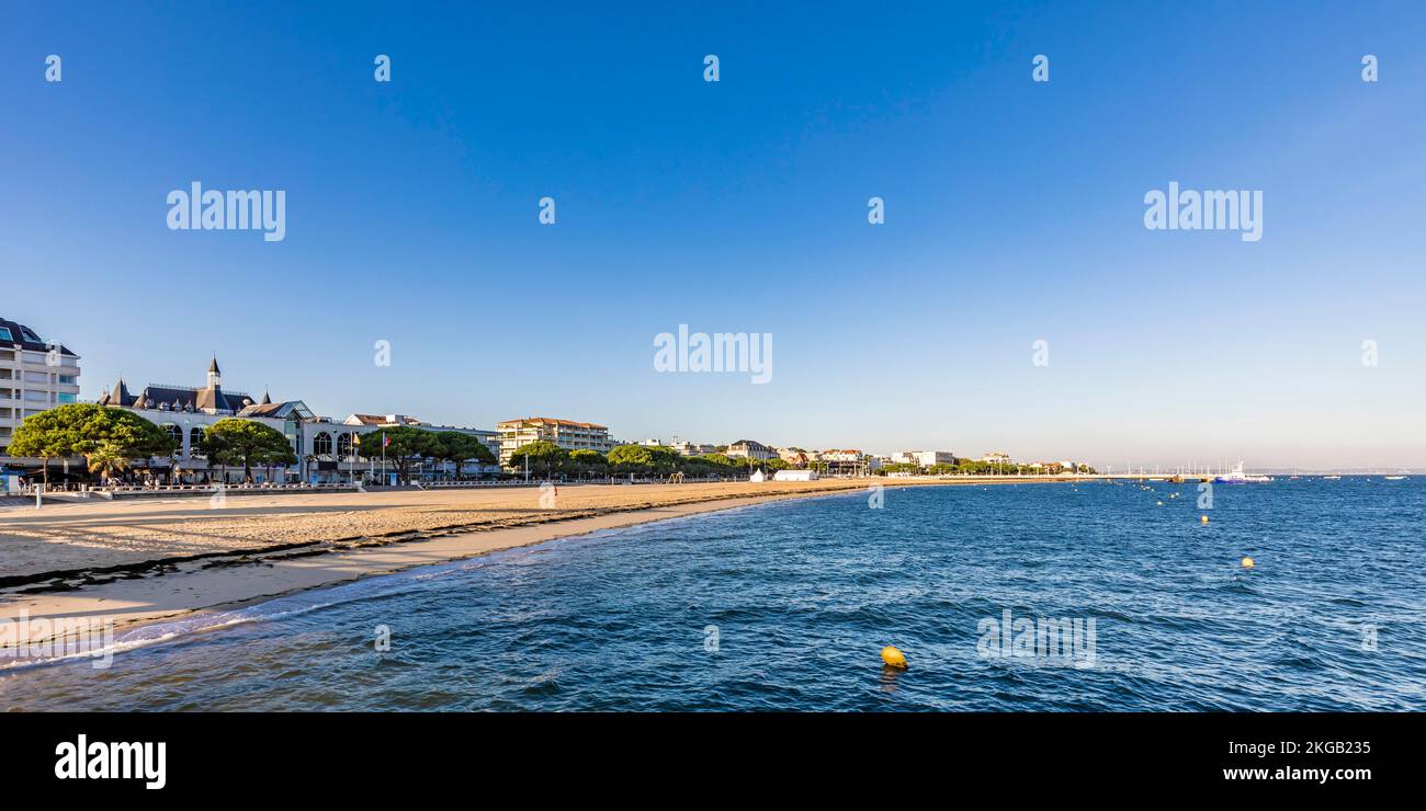 Spiaggia e passeggiata di Arcachon, baia di Arcachon, Aquitania, Nuova Aquitania, Francia, Europa Foto Stock