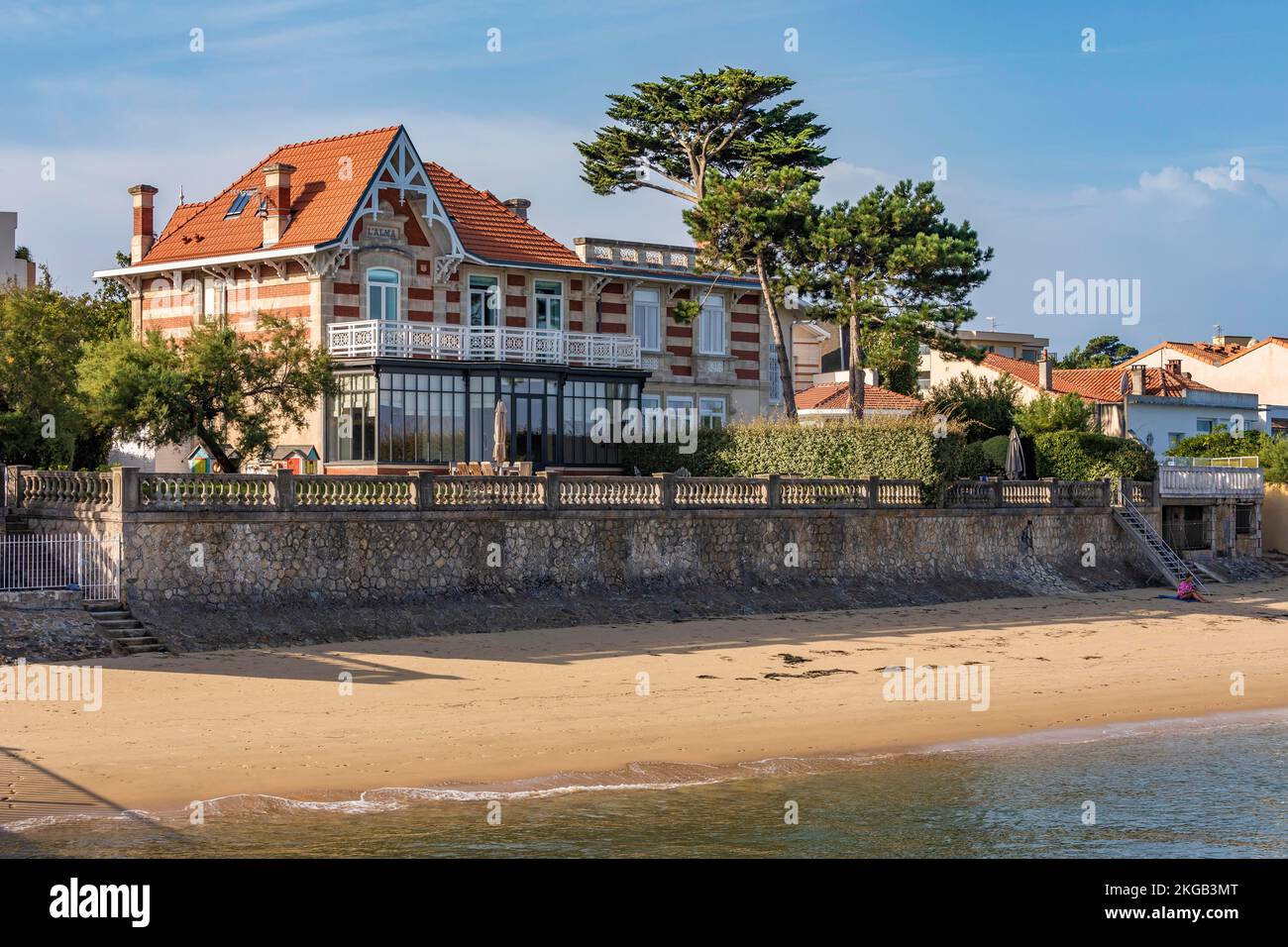 Villa Belle Époque sulla spiaggia di Arcachon, Baia di Arcachon, Aquitania, Nuova Aquitania, Francia, Europa Foto Stock
