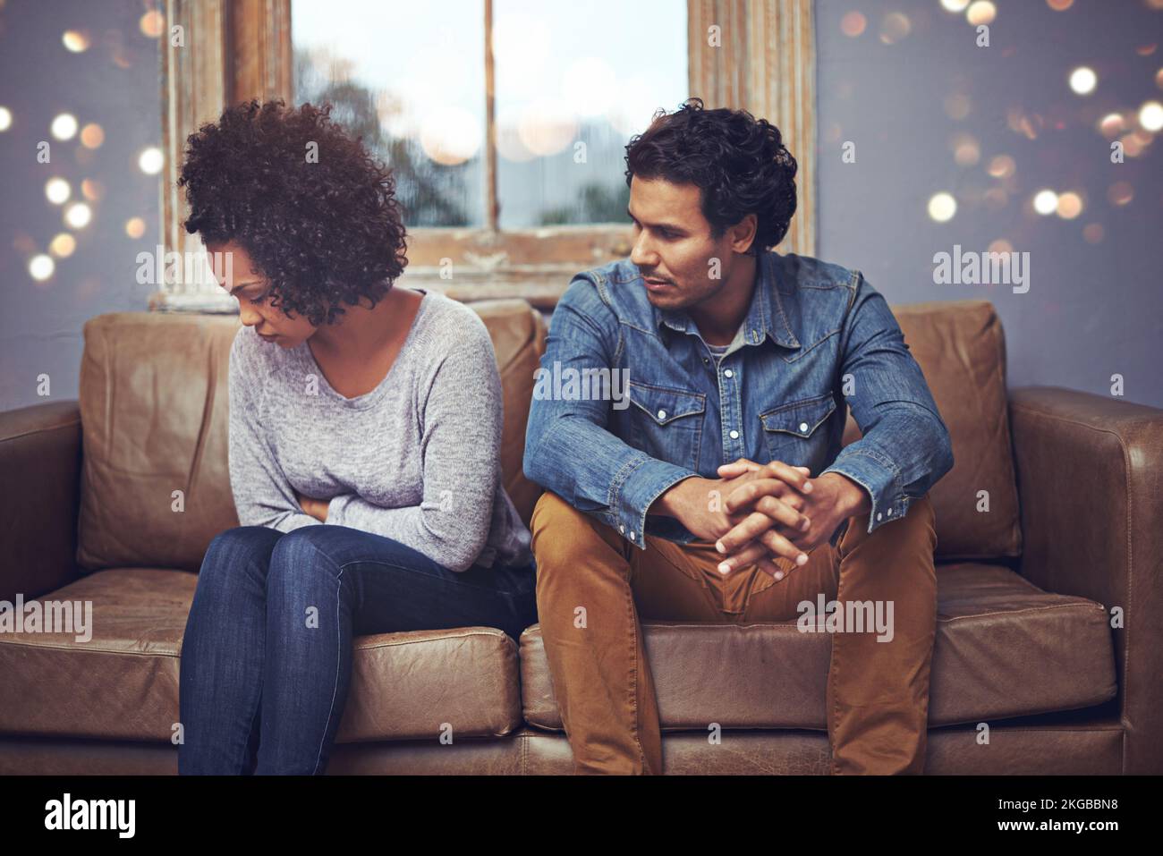 Nel mezzo di un argomento ... una coppia che ha problemi di relazione a casa. Foto Stock