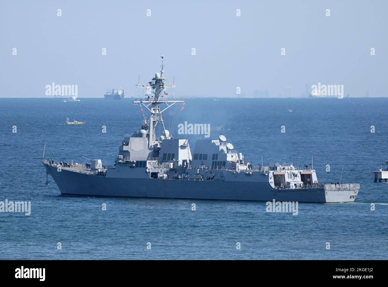 Prefettura di Kanagawa, Giappone - 21 ottobre 2007: United States Navy USS Mustin (DDG-89), cacciatorpediniere di classe Arleigh Burke. Foto Stock