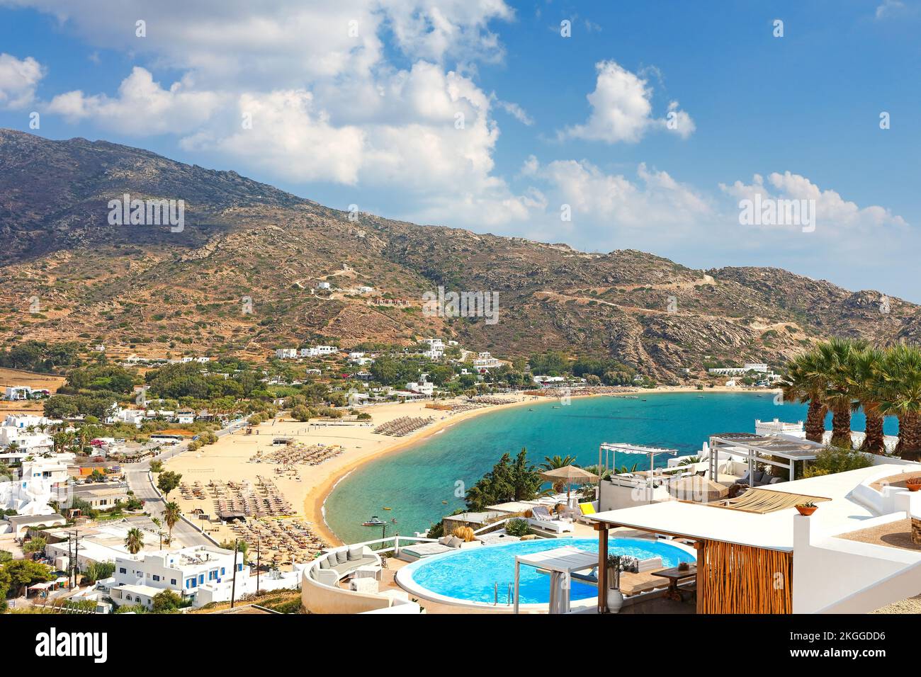 La spiaggia di sabbia Mylopotas nell'isola di iOS, Grecia Foto Stock