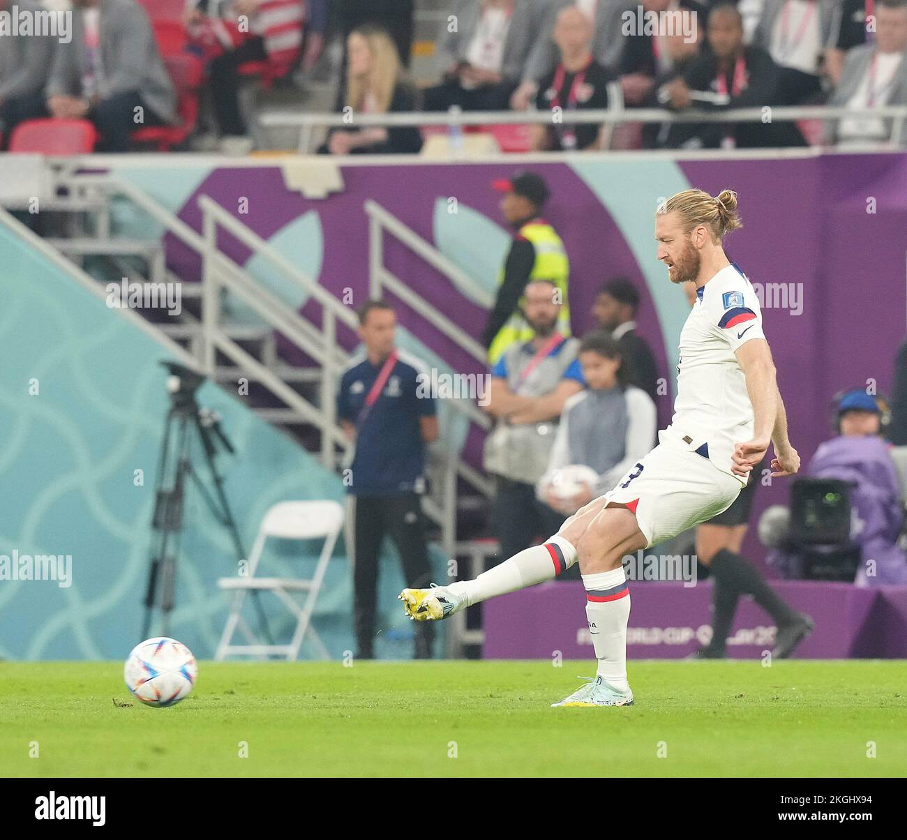 Doha, Qatar, 11/21/2022, Ahmad bin Ali Stadium, Doha, QAT, Coppa del mondo FIFA 2022, Gruppo B, USA vs Galles, nella foto il difensore di USAÂ Tim Ream Foto Stock