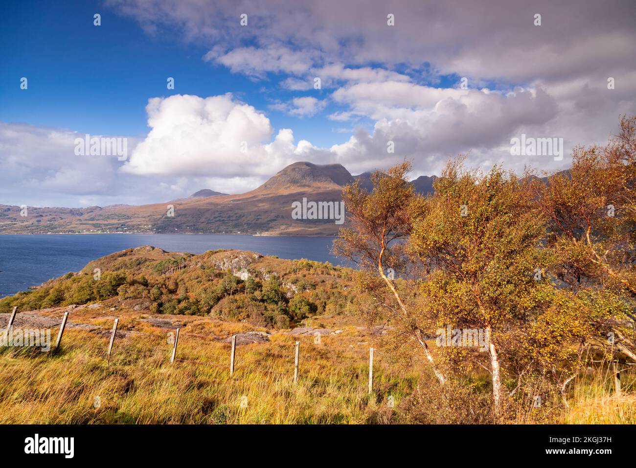 Little Loch Torridon negli altopiani della Scozia nord-occidentale Foto Stock