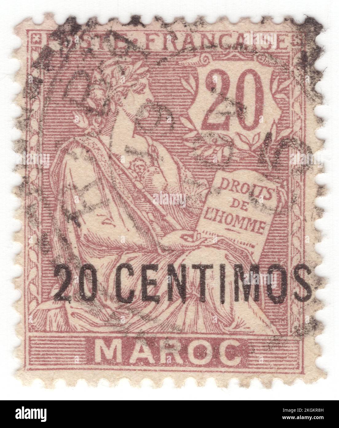 MAROCCO FRANCESE - 1903: Un francobollo viola marrone da 20 centimos su 20 centesimi raffigurante l’antica dea come allegoria “i diritti dell’uomo”, disegnata da Paul-Joseph Blanc. Capitale — Rabat. Il Marocco francese fu un protettorato francese dal 1912 al 1956 quando, insieme alle zone spagnole e tangeri del Marocco, divenne il paese indipendente, il Marocco. Nella zona internazionale di Tangeri, nel nord del Marocco, sono stati sviati i francobolli “Tanger” Foto Stock
