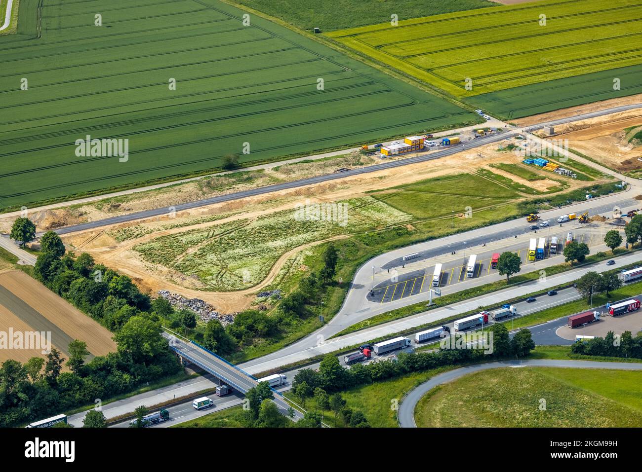 Vista aerea, sito archeologico di scavo, cantiere edile presso l'area di servizio della superstrada Am Haarstrang presso la superstrada A44, Westbüderich, Werl, Soeste Foto Stock