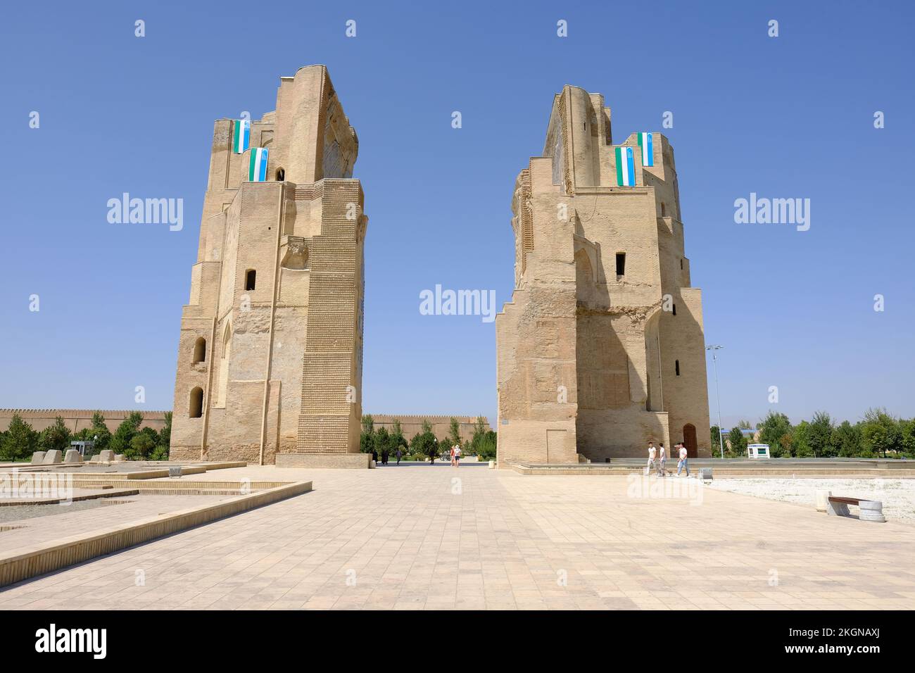 Shakhrisabz Uzbekistan - rovine dell'enorme arco d'ingresso del palazzo di AK Serai (Palce Bianca) costruito da Amir Temur Foto Stock