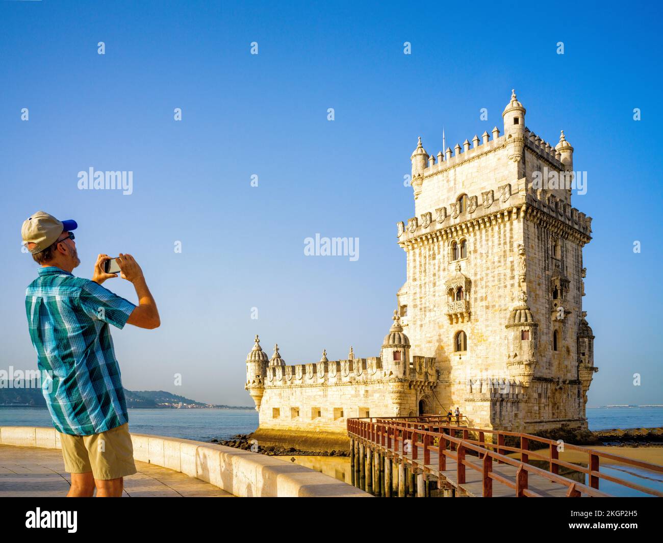 Turismo scattare una foto Torre de Belem,Belem Lisbona, Portogallo, Europa Foto Stock