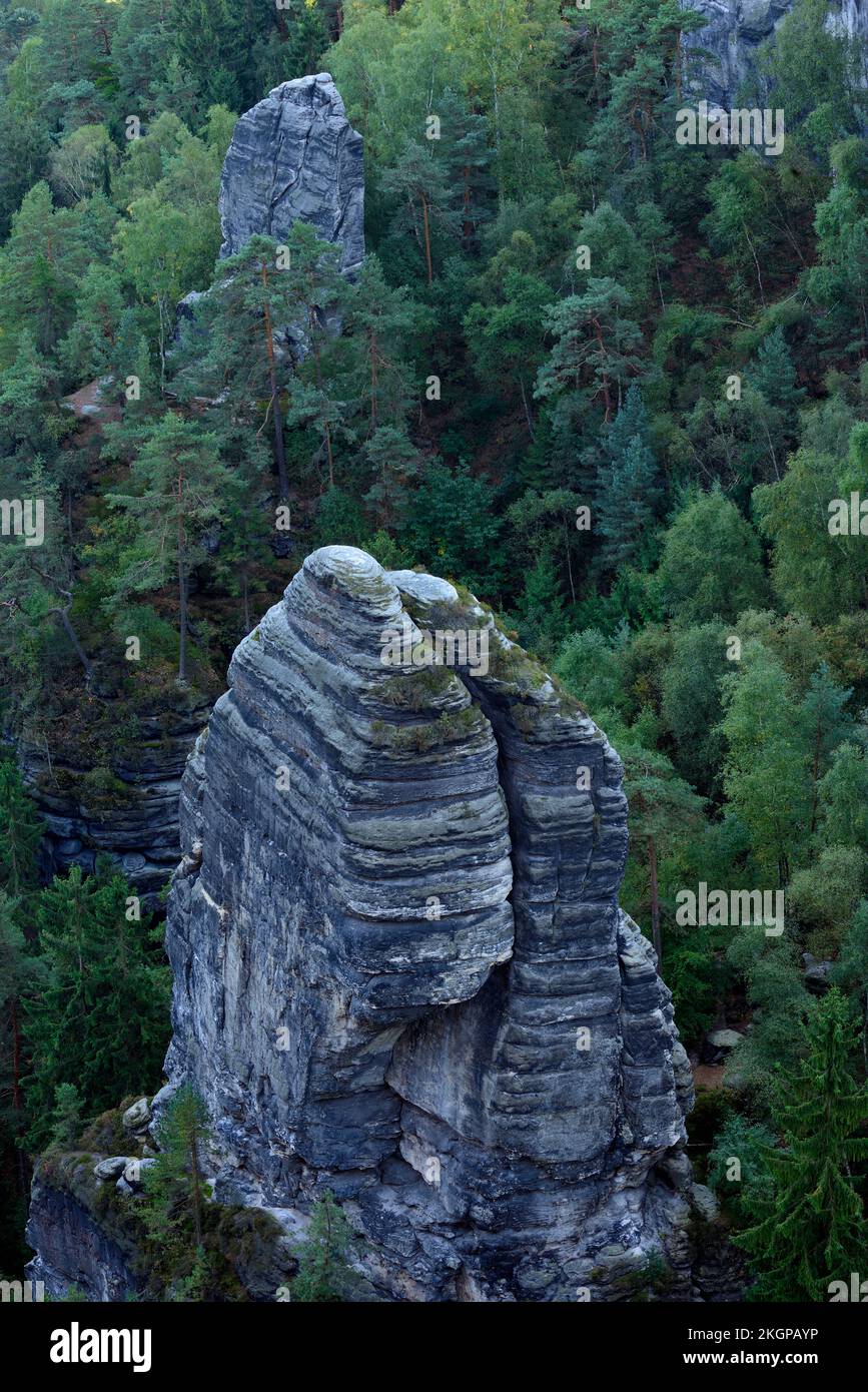 Germania, Sassonia, ripide formazioni rocciose nel Parco Nazionale della Svizzera Sassone Foto Stock