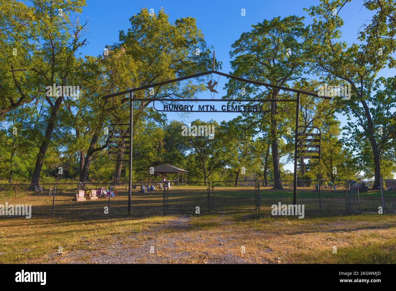 Stilwell, Oklahoma, USA - 29 settembre 2022: Cimitero di Hungry Mountain nella contea di Adair. Foto Stock