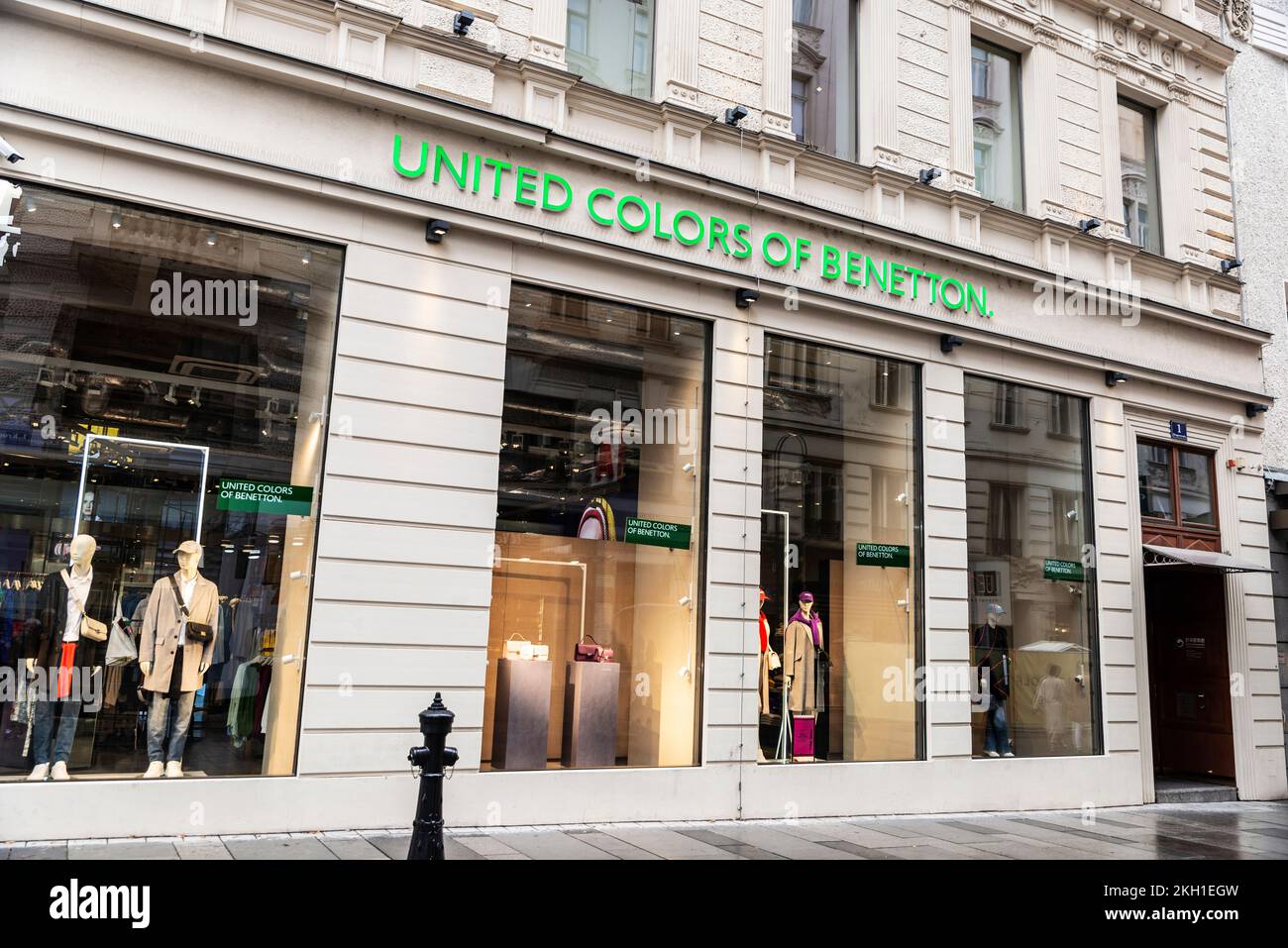 Benetton billboard immagini e fotografie stock ad alta risoluzione - Alamy