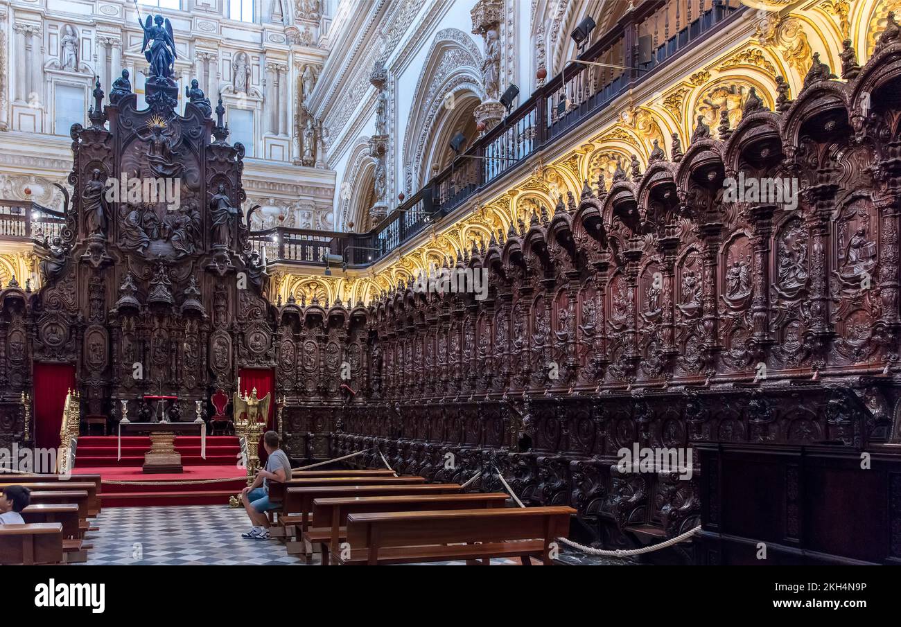 Coro bancarelle nella moschea-cattedrale di Cordova, Andalusia, Spagna Foto Stock