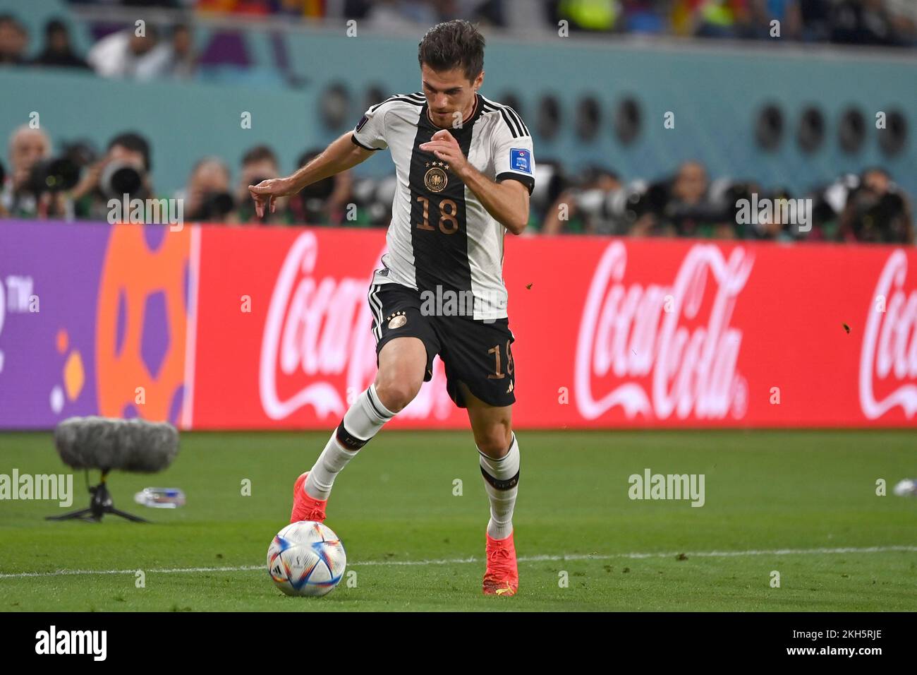 Jonas HOFMANN (GER), azione, azione individuale, immagine singola, ritaglio, Full body shot, full figure Germania (GER) - Giappone (JPN) 1-2° palcoscenico di gruppo Gruppo e il 23rd novembre 2022, Khalifa International Stadium. Coppa del mondo di Calcio 2022 in Qatar dal 20,11. - Dalle 18.12.2022 alle Foto Stock