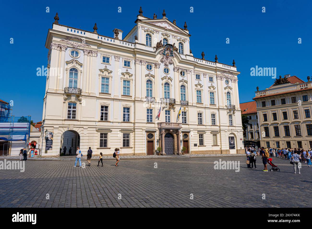 Praga, Repubblica Ceca - 4 settembre 2022: Facciata del Palazzo dell'Arcivescovo Foto Stock