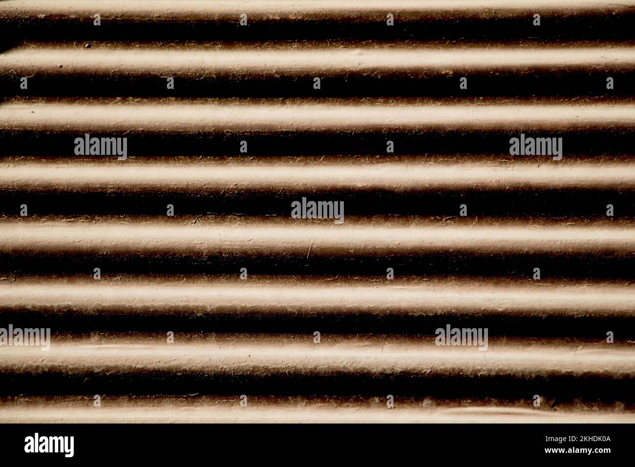 Le linee rette su un negozio di fronte otturatore come sfondo di metallo Foto Stock