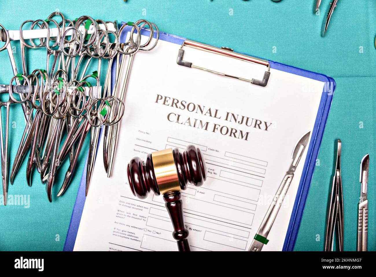 Servizi legali di avvocati per le rivendicazioni di malpractice medica. Modulo di richiesta di malpractice medica. Foto Stock