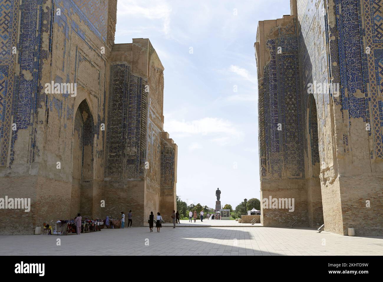 Ingresso, complesso di AK Saray (Palazzo Bianco), Via Ipak Yuli, Shakhrisabz, Provincia di Qashqadaryo, Uzbekistan, Asia centrale Foto Stock
