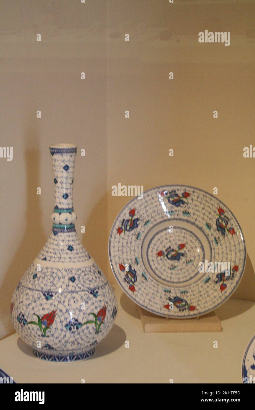 Ceramica di Iznik, Impero Ottomano, Museo delle civiltà Anatoliche, Ankara, Turchia Foto Stock