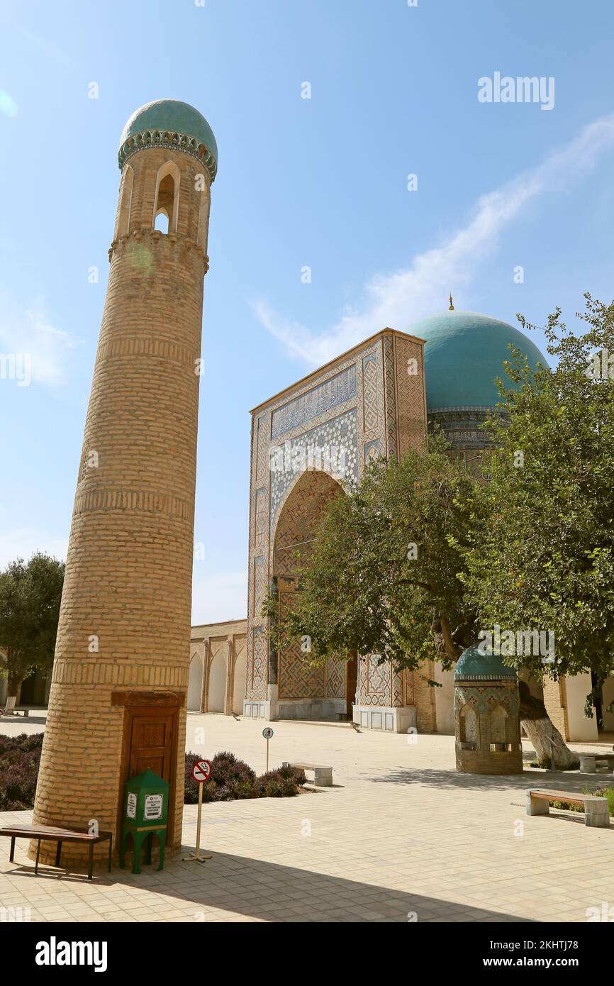 Moschea di Kok Gumbaz (cupola blu), complesso di AK Saray (Palazzo bianco), Via Ipak Yuli, Shakhrisabz, Provincia di Qashqadaryo, Uzbekistan, Asia centrale Foto Stock