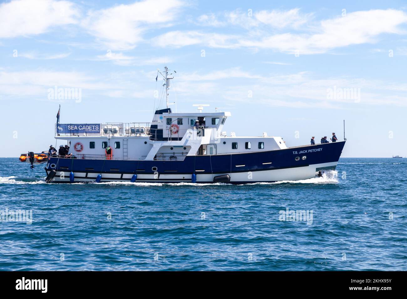 La nave T.S Jack Petchey che naviga nei pressi di Dartmouth, è una delle cinque navi della flotta Sea Cadet Foto Stock