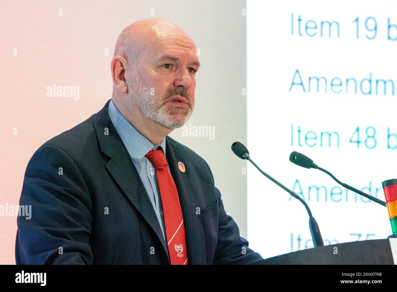 Mick Whelan ASLEF Segretario Generale si rivolge alla loro 2022 Assemblea annuale dei delegati a Bournemouth nella Dorchester Suite del Bournemouth Highcliff Marriott Hotel. Foto: ©Neil Turner 18 maggio 2022 Foto Stock