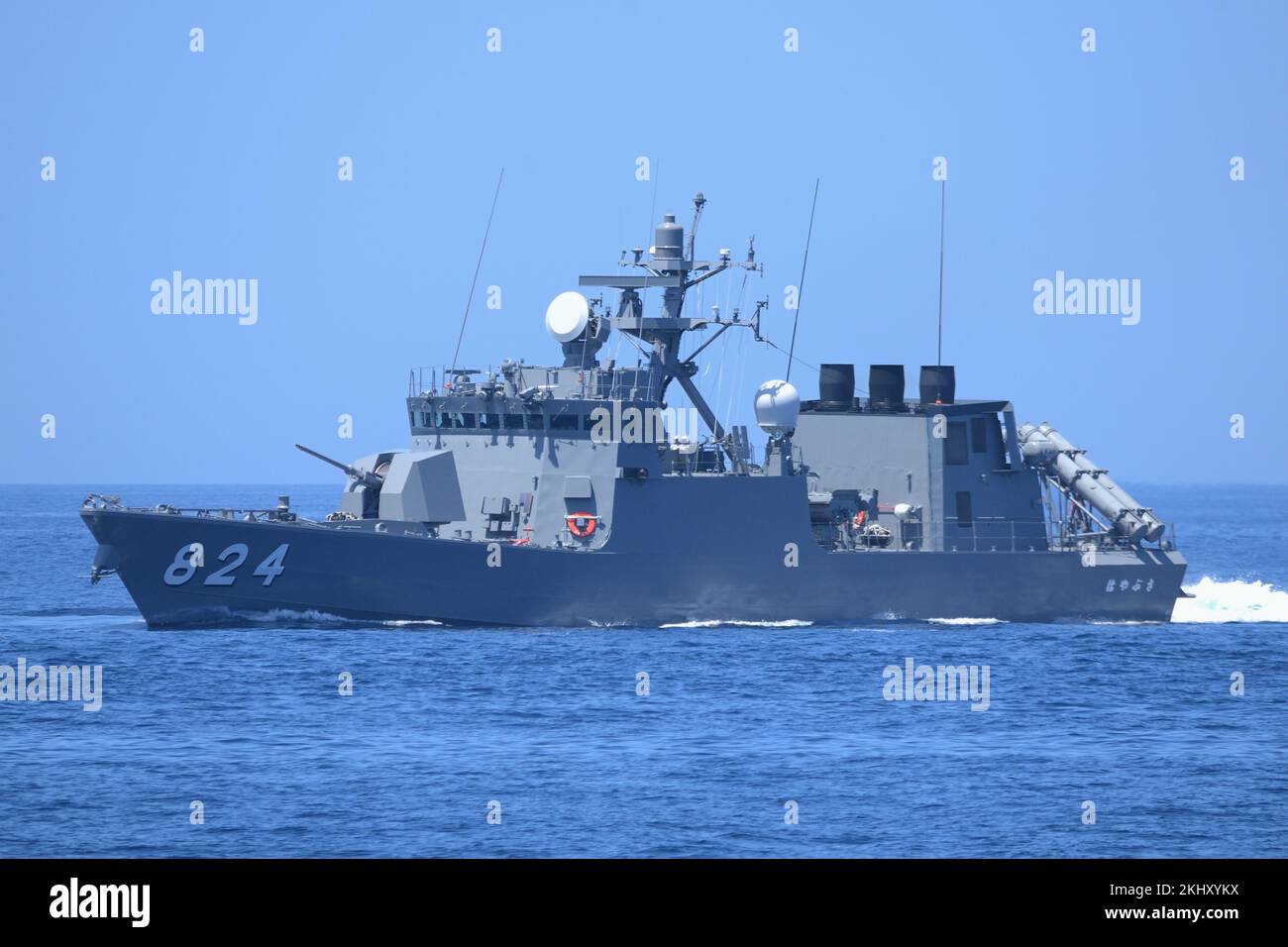 Prefettura di Kyoto, Giappone - 25 luglio 2014: Japan Maritime Self-Defense Force JS Hayabusa (PG-824), battelli di pattuglia con missili guidati di classe Hayabusa. Foto Stock