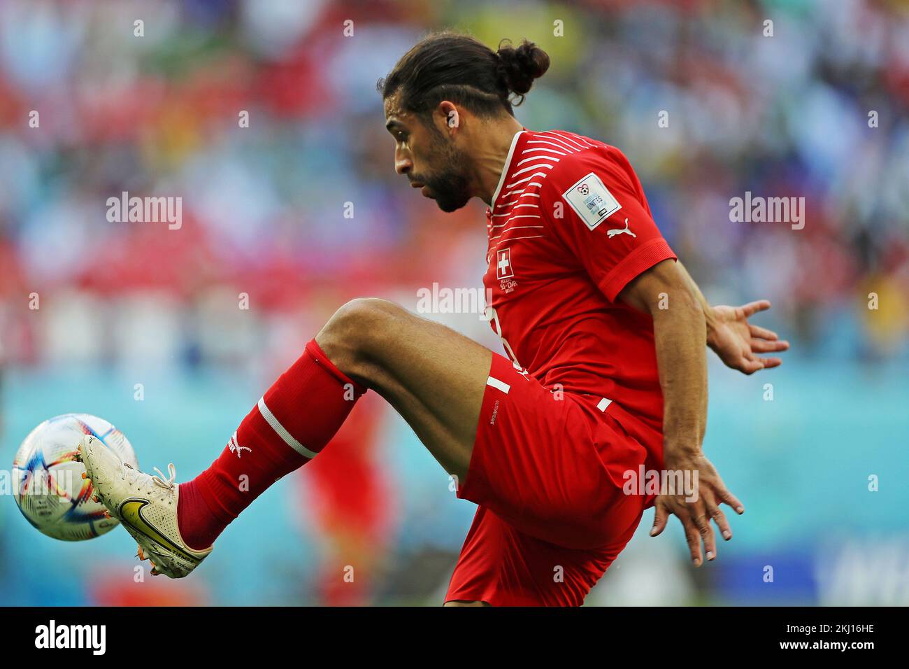 Ricardo Rodríguez da Suíça durante la partita di Coppa del mondo Qatar 2022, gruppo G, data 1, tra la Svizzera e il Camerun ha giocato allo Stadio al Janoub il 24 novembre 2022 ad al-Wakrah, Qatar. (Foto di PRESSINPHOTO) Foto Stock