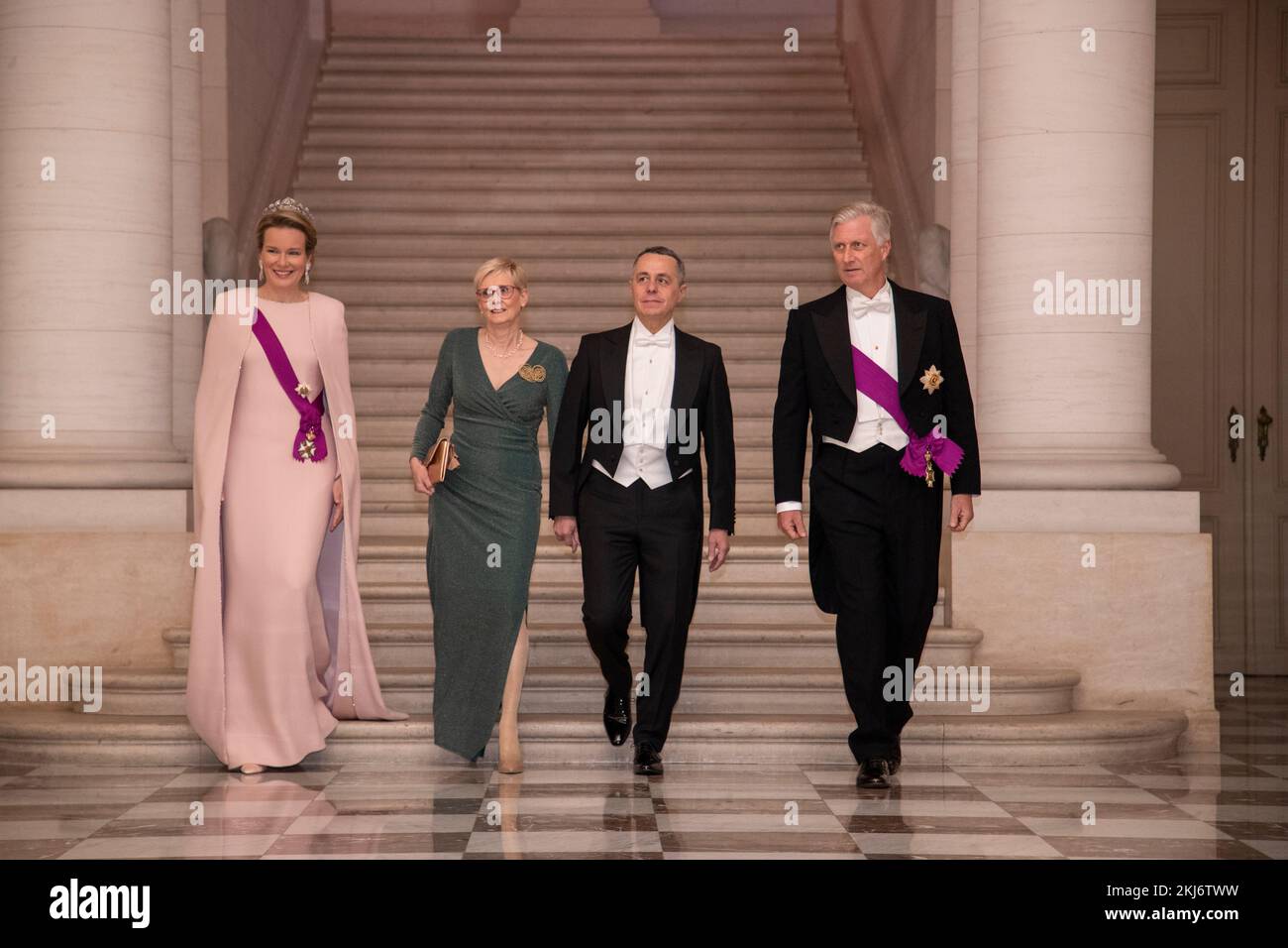 Regina Mathilde del Belgio, moglie del Presidente della Svizzera Paola Rodoni Cassis, presidente della Svizzera Ignazio Cassis e re Filippo - Filip del Belgio hanno fatto foto durante un banchetto di Stato al Palazzo durante una visita ufficiale del Presidente della Confederazione Svizzera, giovedì 24 novembre 2022, a Bruxelles. FOTO DI BELGA NICOLAS MAETERLINCK Foto Stock
